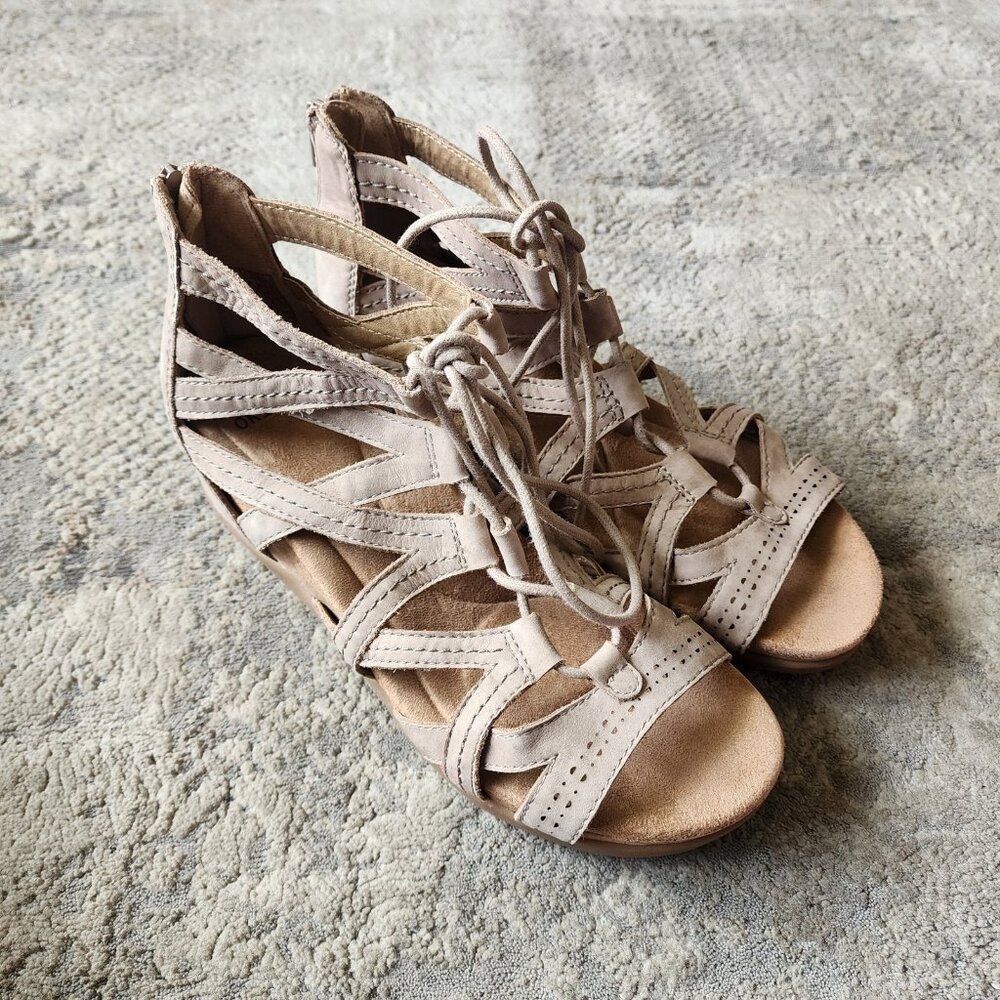 Earth Origins Sandals Women 9.5 W Cadence Corie Gladiator Beige Lace Up Open Toe